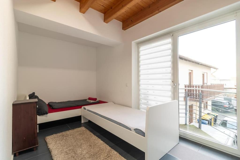 Maisonette-Wohnung Mit 5 Schlafzimmern Woerrstadt Екстер'єр фото